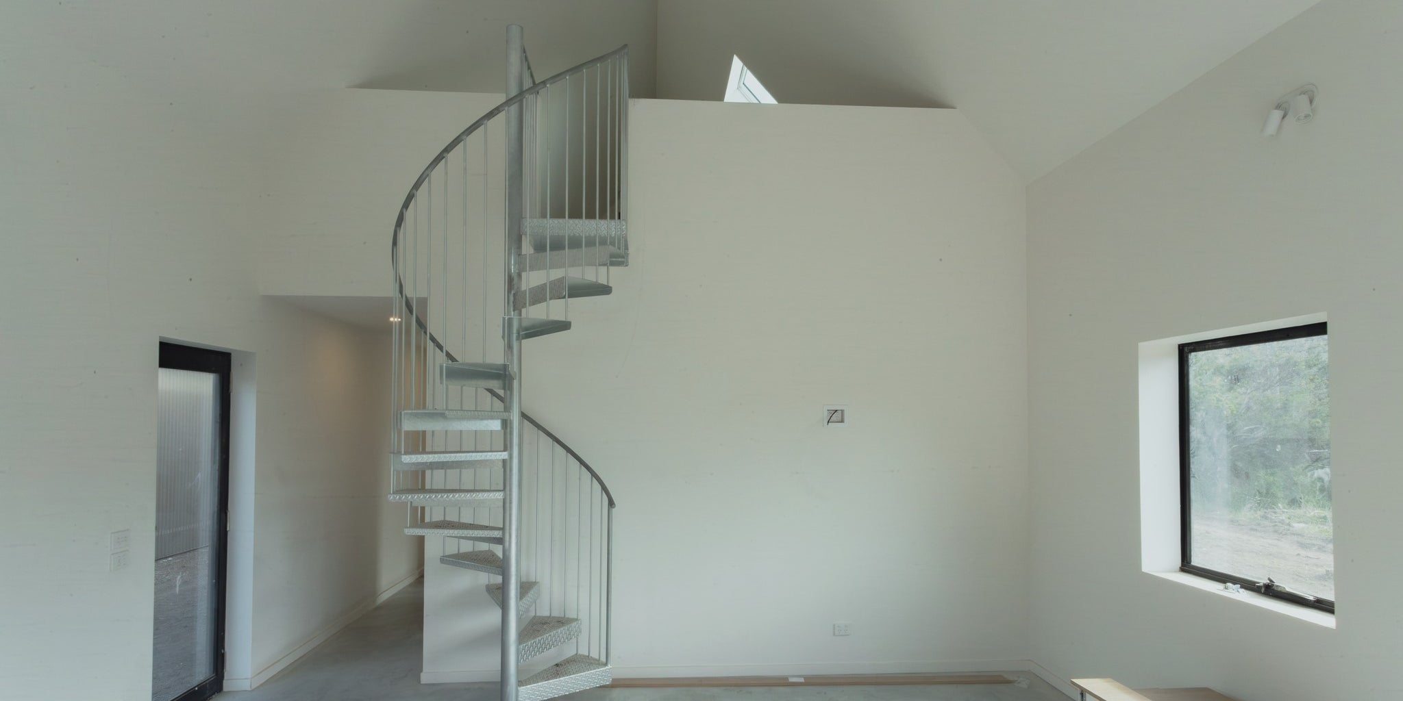 02_spiral_stair_interior.jpg